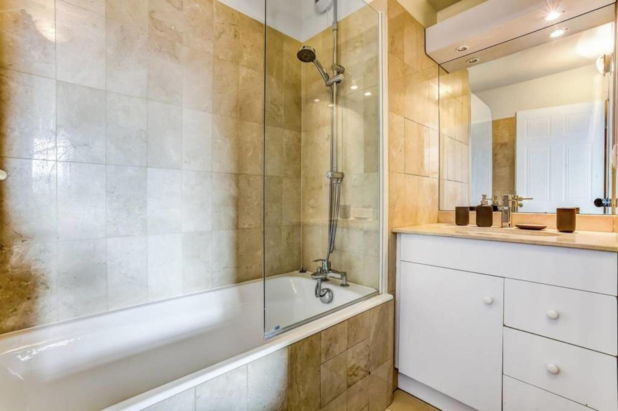 Appartement Des Toits - Welkeys Париж Екстериор снимка